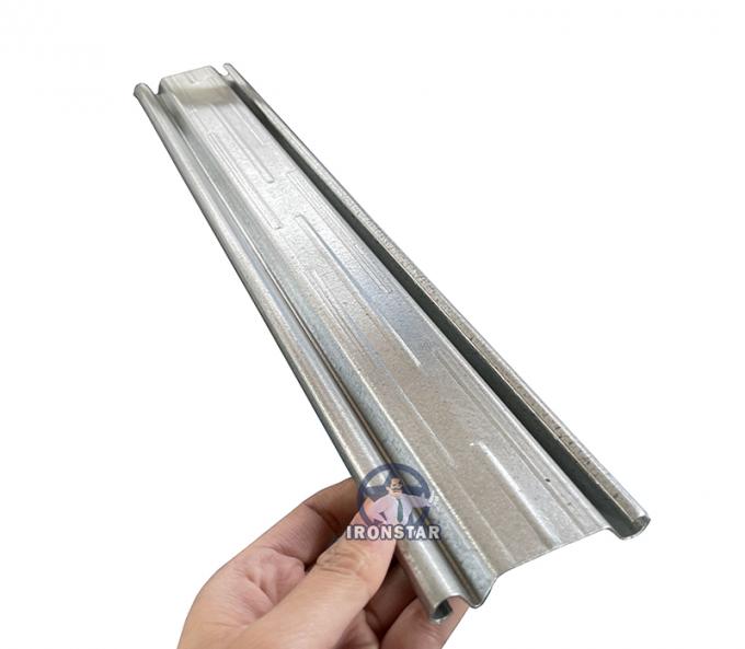 rolo da porta do obturador que forma a máquina 1