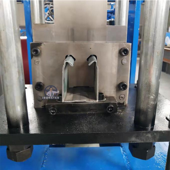 Rolo do trilho de guia que forma a máquina 1