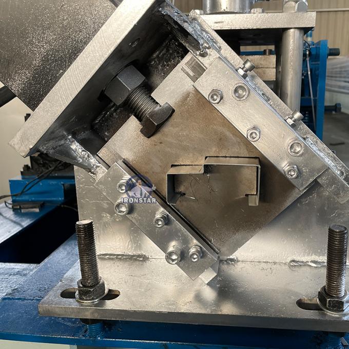 rolo do quadro de porta que forma a máquina 2