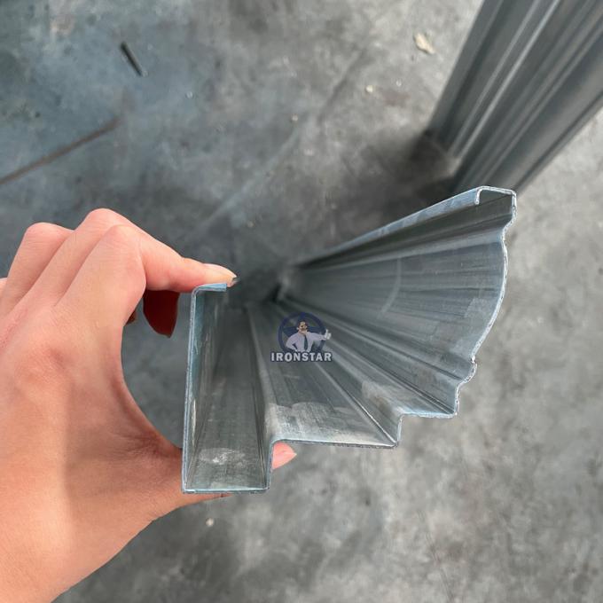 rolo do quadro de porta que forma a máquina 5