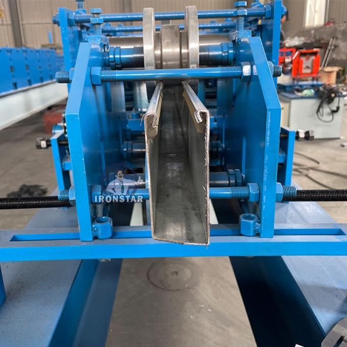 Rolo do trilho de guia de C que forma a máquina
