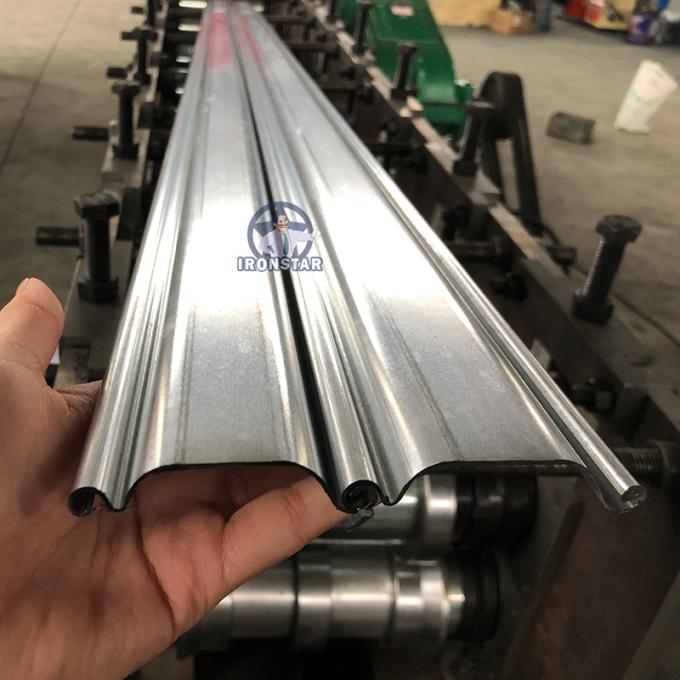 rolo da porta do obturador que forma a máquina 4